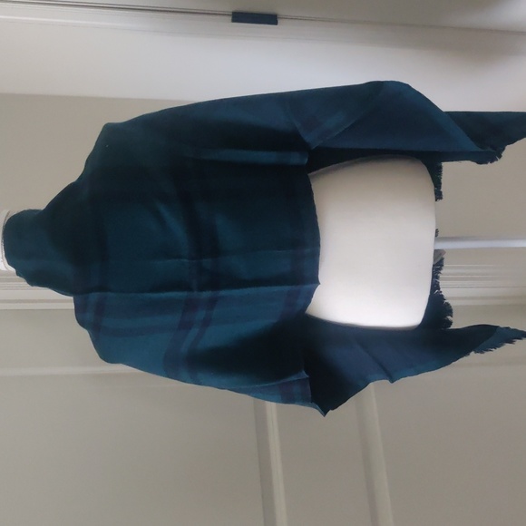 Banana Republic 100% wool soft Dark Green scarf/wrap - Picture 4 of 10